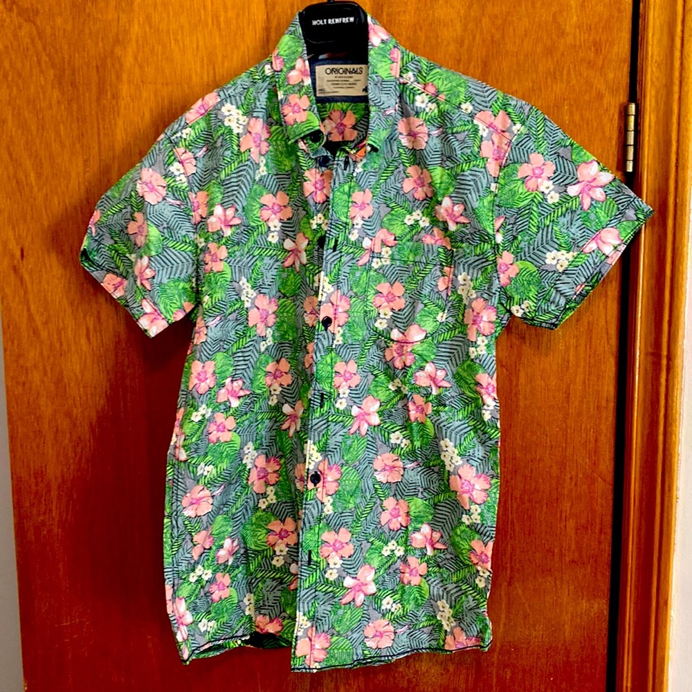 Men’s Button-Up Summer Tee